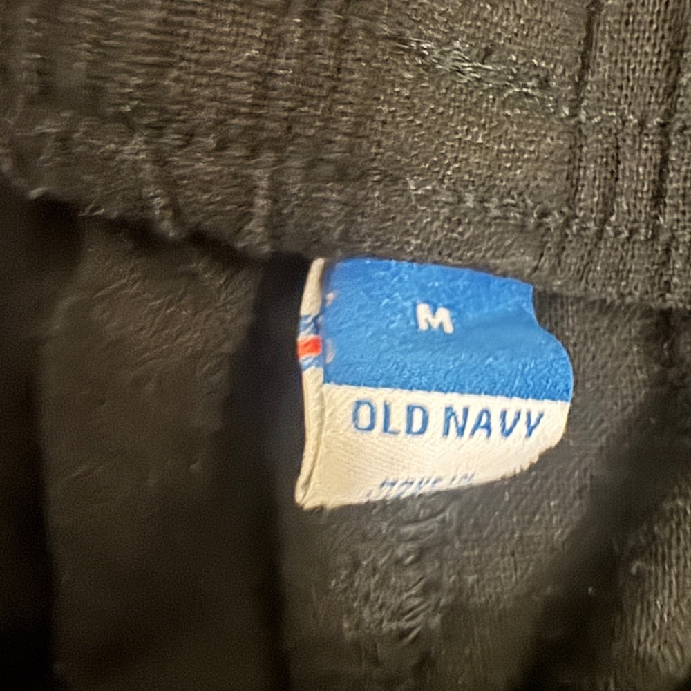 Old Navy Women's  Black Shorts - Picture 3 of 4